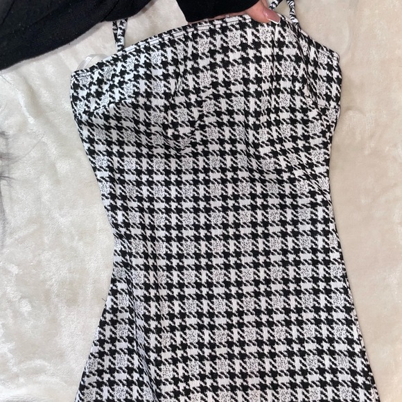 Tight checkered dress - Picture 3 of 5
